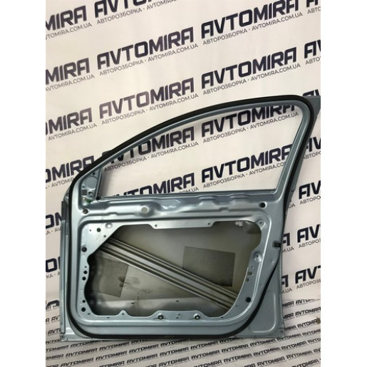 Двері передні праві колір LB5M VW Passat B6 2005-2010 3C4831056J